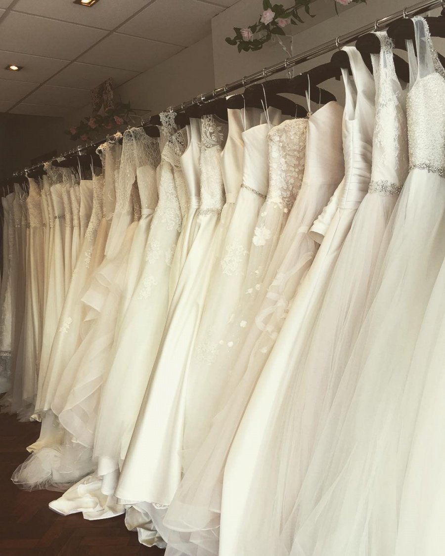 Wedding dress sample sale -- Sample sale in London