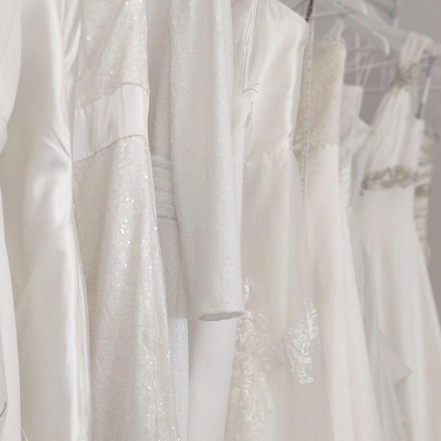 Betty Gets Hitched Sample Sale