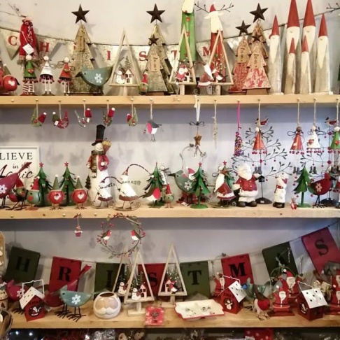 Posies and Presents Christmas Interior Decoration Sale
