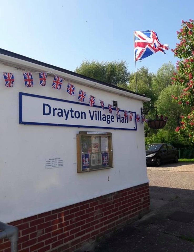 Drayton Village Hall Jigsaw and Book Sale