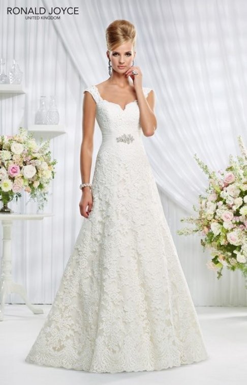 January Sample Sale The Wedding Store - 3